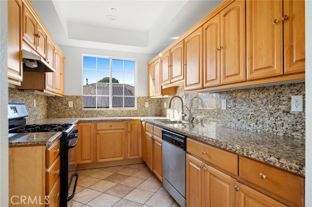 Detail Gallery Image 10 of 30 For 6831 Valmont St #1,  Tujunga,  CA 91042 - 3 Beds | 2/1 Baths