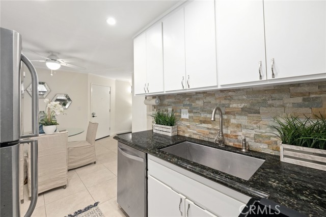 1108 Camino Real, Redondo Beach, California 90277, 2 Bedrooms Bedrooms, ,1 BathroomBathrooms,Residential,Sold,Camino Real,SB21221645