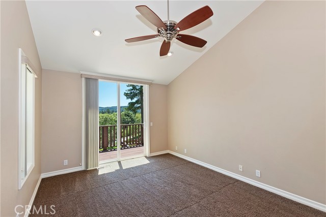 Detail Gallery Image 18 of 73 For 27554 North Bay Rd, Lake Arrowhead,  CA 92352 - 4 Beds | 2/2 Baths