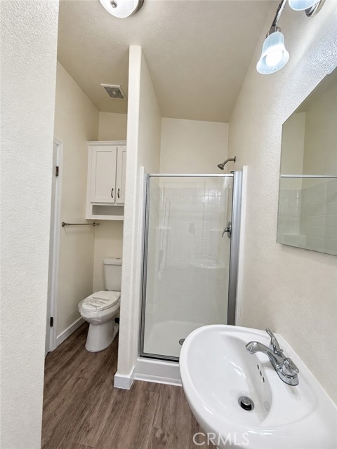 8250 Lankershim, 75 photo 9
