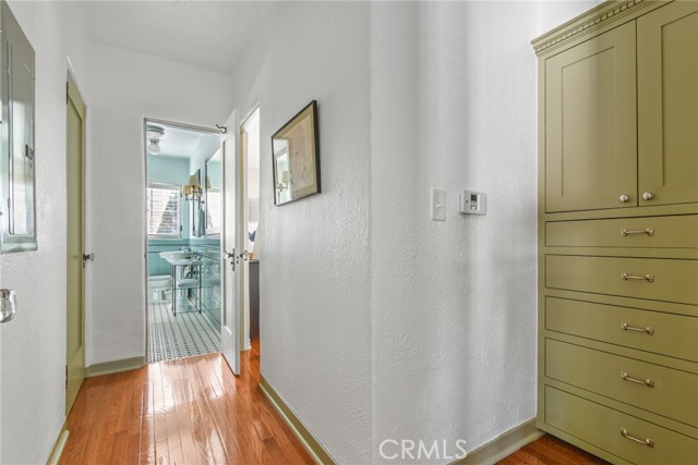 Detail Gallery Image 38 of 41 For 8246 4th St, Los Angeles,  CA 90048 - 2 Beds | 2 Baths