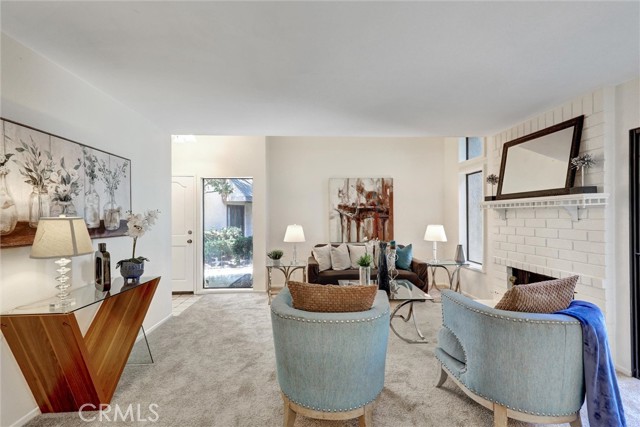 905 Powell Court, Costa Mesa CA: https://media.crmls.org/medias/8f0d1acb-7841-4732-b7d1-193a7f88c369.jpg