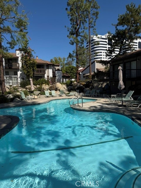 Detail Gallery Image 32 of 39 For 6275 Canoga, Woodland Hills,  CA 91367 - 2 Beds | 1 Baths