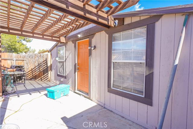 14415 Erie, Apple Valley CA: https://media.crmls.org/medias/8f0f9518-2801-45ee-bf01-0400a1457594.jpg