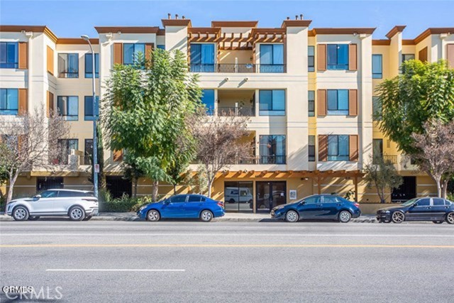 6938 Laurel Canyon Boulevard, North Hollywood CA: https://media.crmls.org/medias/8f0faf4d-c0b5-4bbf-90b1-633ce9c73c79.jpg
