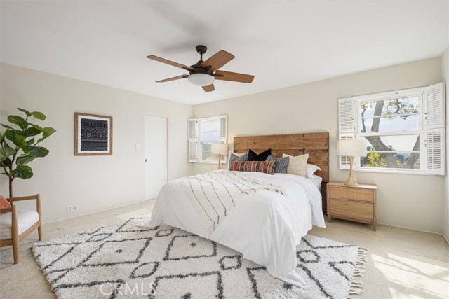 Detail Gallery Image 4 of 38 For 6476 San Marco Cir, Los Angeles,  CA 90068 - 2 Beds | 3/1 Baths