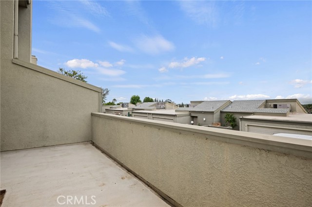 15760 Midwood Drive, Granada Hills CA: https://media.crmls.org/medias/8f1074b9-05a8-4149-8337-5ff601871021.jpg