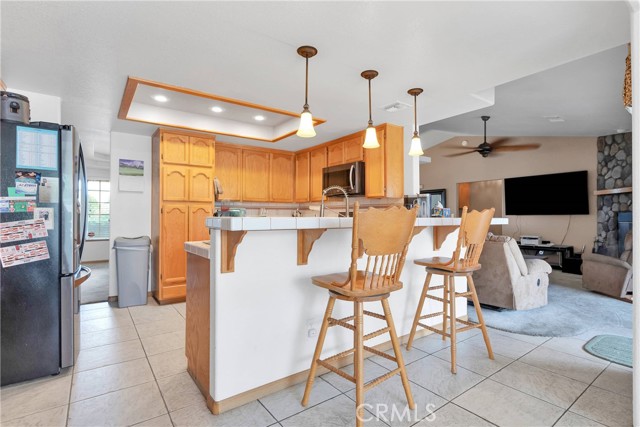 Detail Gallery Image 4 of 44 For 19804 Haida Rd, Apple Valley,  CA 92307 - 4 Beds | 3 Baths