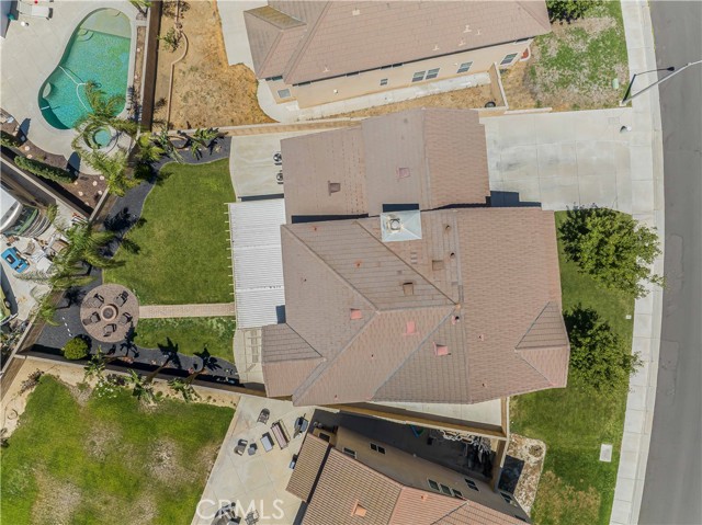 12820 Excalibur Drive, Eastvale CA: https://media.crmls.org/medias/8f10b46b-acf8-4c2d-bb04-d95a23e386ff.jpg