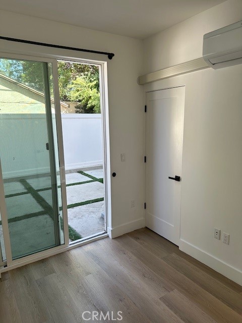 Detail Gallery Image 7 of 11 For 14247 Sylvan, Van Nuys,  CA 91401 - 1 Beds | 1 Baths