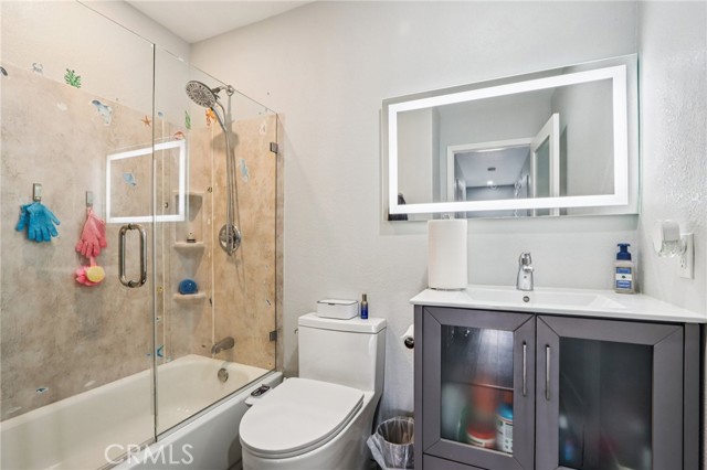 Detail Gallery Image 22 of 39 For 15928 Hunsaker #7,  Paramount,  CA 90723 - 3 Beds | 3 Baths