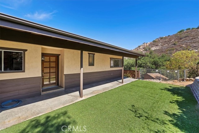 Detail Gallery Image 4 of 36 For 13745 Jamul Dr, Jamul,  CA 91935 - 3 Beds | 3 Baths