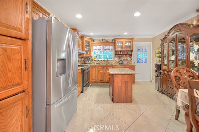 25664 Lola Court, Menifee CA: https://media.crmls.org/medias/8f1229b1-9eca-44d5-84fe-1a783d5570a8.jpg