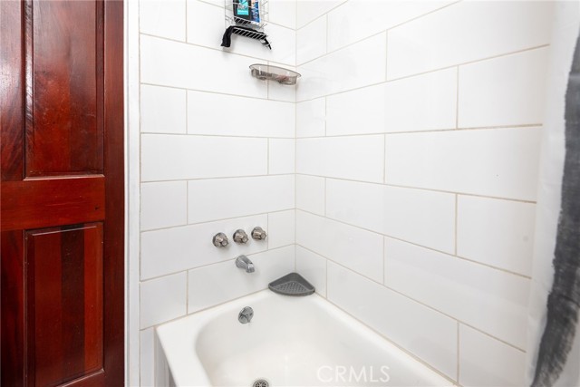 Detail Gallery Image 24 of 31 For 1657 W 67th St #2,  Los Angeles,  CA 90047 - 4 Beds | 2 Baths