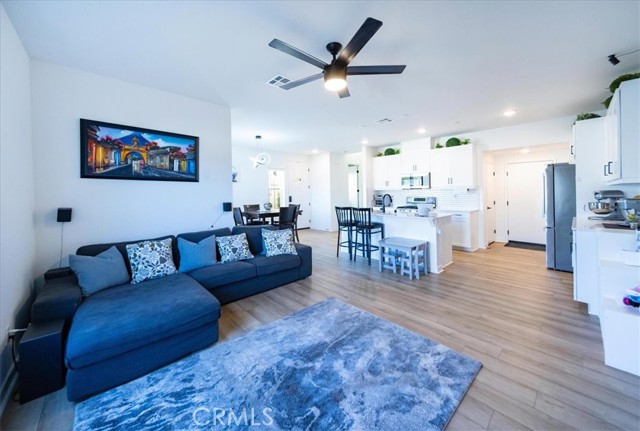 35246 Blossom, Fallbrook CA: https://media.crmls.org/medias/8f139ffb-a917-409f-ac66-c284d1b4a19a.jpg