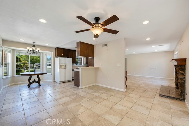 5347 E Bergh Drive, Anaheim Hills CA: https://media.crmls.org/medias/8f13b1f4-1467-43ce-83e4-695118836b78.jpg