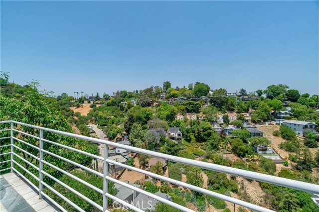 728 Quail Drive, Los Angeles CA: https://media.crmls.org/medias/8f13dadd-8df3-4b92-b129-eea9c4e0757a.jpg