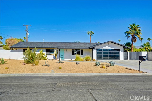 Detail Gallery Image 1 of 42 For 2802 E Venetia Rd, Palm Springs,  CA 92262 - 3 Beds | 2 Baths