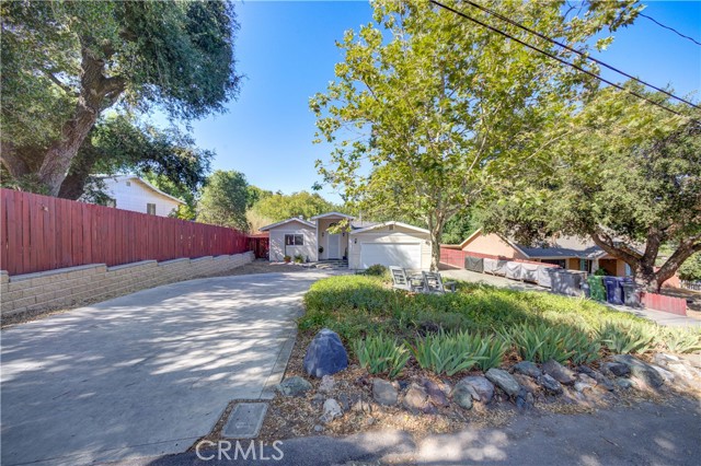 4887 Arizona Avenue, Atascadero CA: https://media.crmls.org/medias/8f14bd2d-19b3-4865-900d-91656b33a2ec.jpg