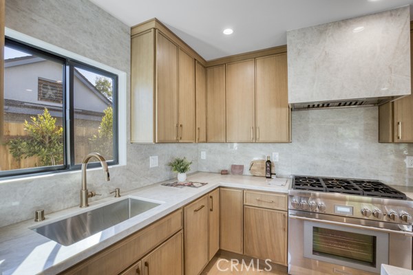 Detail Gallery Image 13 of 29 For 7932 Woodlake, West Hills,  CA 91304 - 4 Beds | 3 Baths