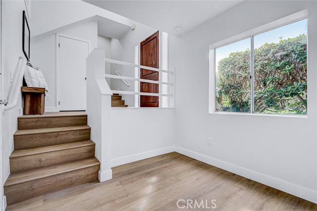 Detail Gallery Image 4 of 39 For 501 Herondo #18,  Hermosa Beach,  CA 90254 - 3 Beds | 2 Baths