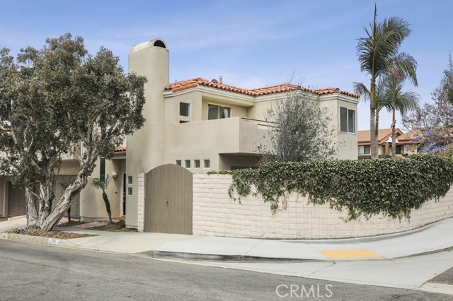 Detail Gallery Image 1 of 40 For 1702 N Meadows Ave, Manhattan Beach,  CA 90266 - 3 Beds | 2/1 Baths