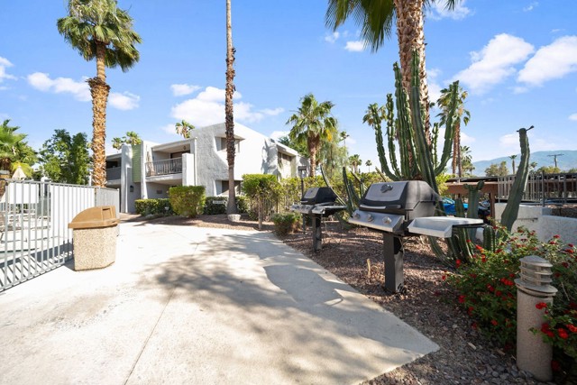 Detail Gallery Image 2 of 42 For 3155 E Ramon #601,  Palm Springs,  CA 92264 - 3 Beds | 2 Baths