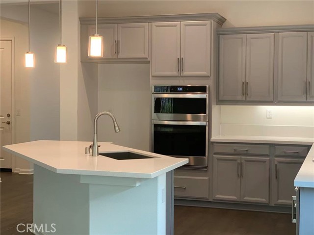 Detail Gallery Image 4 of 18 For 11900 Wandering Way, Corona,  CA 92883 - 2 Beds | 2 Baths