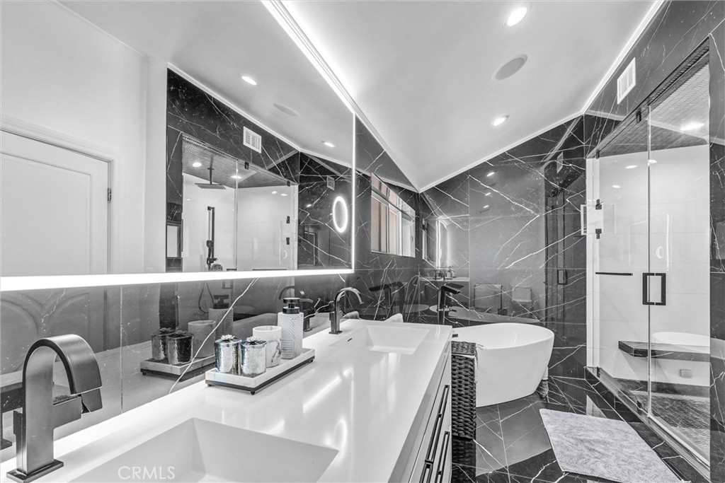 https://media.crmls.org/medias/8f16fc8a-2176-4b3b-9eb6-1c2bb2ef6387.jpg?preset=X-Large