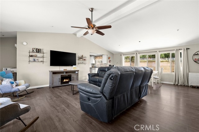 Detail Gallery Image 5 of 63 For 9259 Sierra Hwy, Agua Dulce,  CA 91390 - 4 Beds | 4 Baths