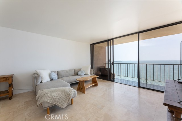 1750 E Ocean Boulevard, Long Beach CA: https://media.crmls.org/medias/8f17c4b4-4dba-4a61-a3ae-924c1b9e2be4.jpg