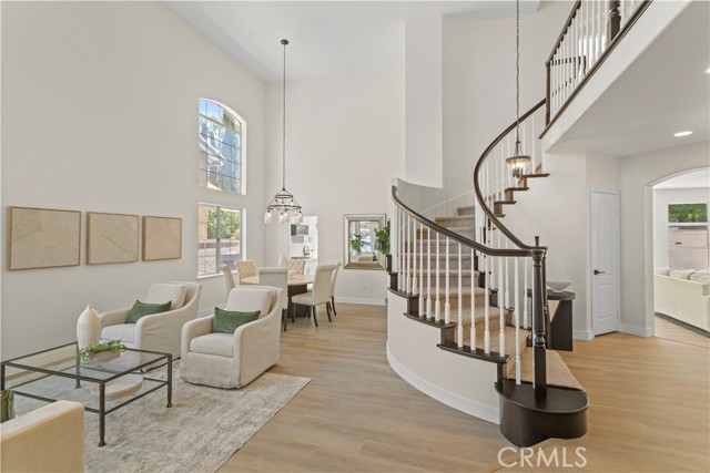 74 Monserrat Place, Lake Forest CA: https://media.crmls.org/medias/8f17c4c1-8db4-4356-b1fd-bdf93701c495.jpg