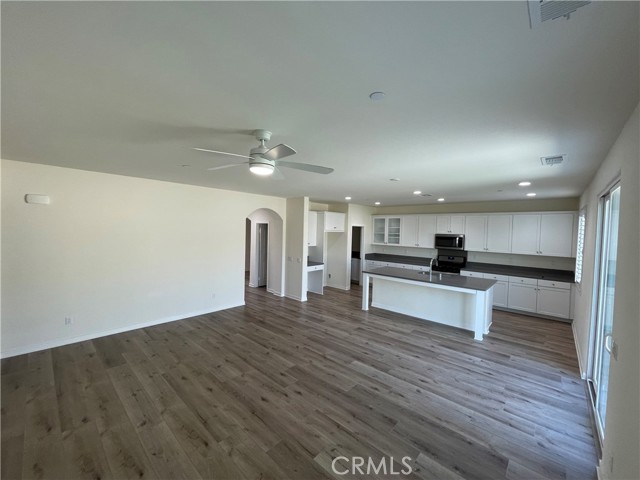 Detail Gallery Image 8 of 21 For 10771 Stacy Cir, Yucaipa,  CA 92399 - 4 Beds | 2/1 Baths