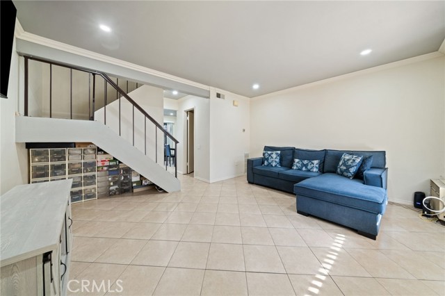 Detail Gallery Image 5 of 24 For 2443 Deodar St #2,  Santa Ana,  CA 92705 - 2 Beds | 1/1 Baths