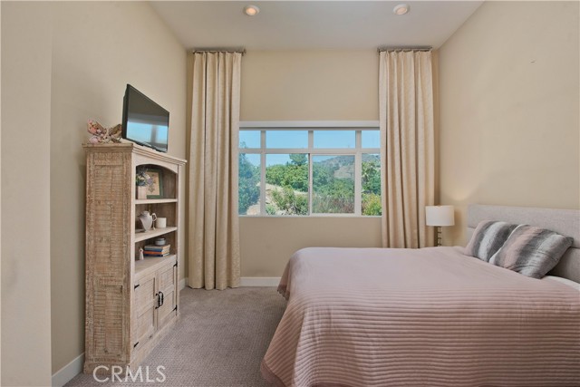 Detail Gallery Image 8 of 23 For 6749 W Gill, Los Angeles,  CA 90068 - 3 Beds | 3/1 Baths