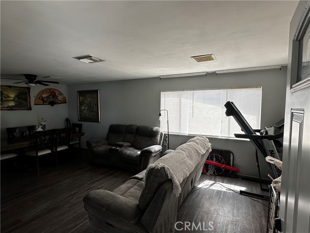 Detail Gallery Image 2 of 21 For 351 Armory Rd, Barstow,  CA 92311 - 4 Beds | 3 Baths