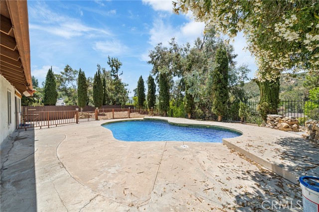 4005 Joelton Drive, Agoura Hills CA: https://media.crmls.org/medias/8f1a6c94-202b-4d8b-b477-d515ecb19e9c.jpg