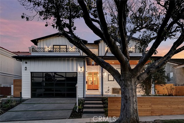 Detail Gallery Image 5 of 75 For 2612 159th St, Redondo Beach,  CA 90278 - 5 Beds | 5/1 Baths