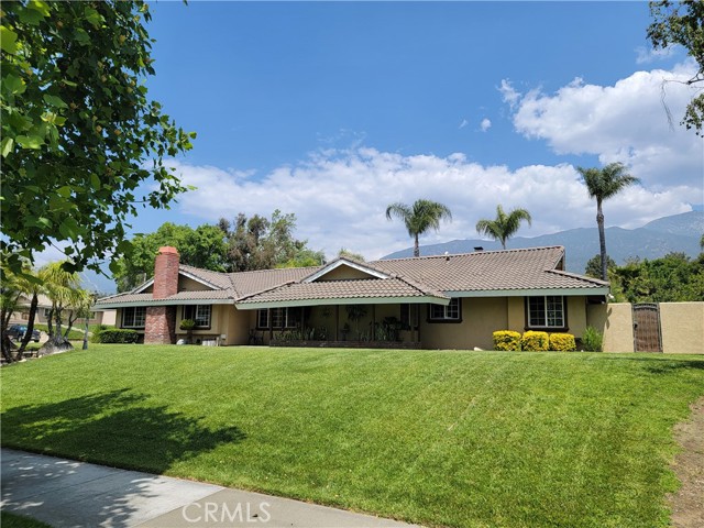 Detail Gallery Image 1 of 37 For 305 W 23rd St, Upland,  CA 91784 - 3 Beds | 3 Baths