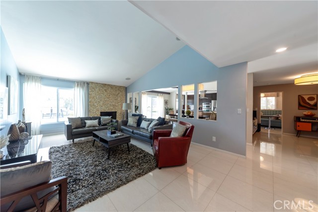 7301 Darnoch Way, West Hills CA: https://media.crmls.org/medias/8f1bb34a-892c-4d0d-8ed2-dc153d7963ad.jpg