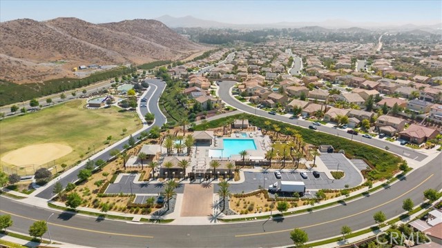 32059 Poppy Way, Lake Elsinore CA: https://media.crmls.org/medias/8f1c087f-cb6d-42f7-a84a-c68be2be2311.jpg