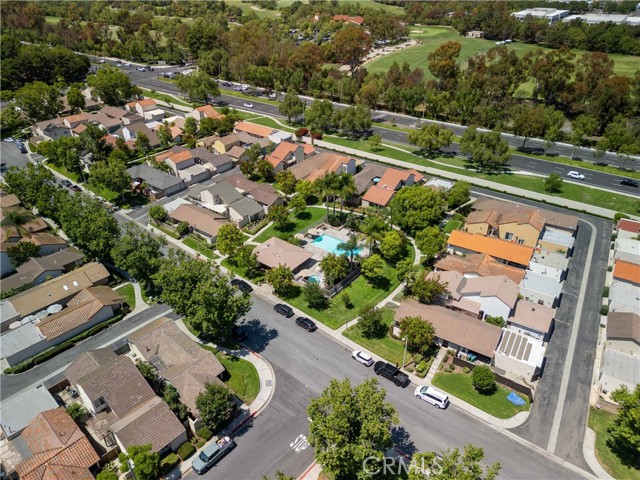 10 Windrow, Irvine CA: https://media.crmls.org/medias/8f1c2c4e-0deb-4c8d-92fb-cb88bb5c7fec.jpg