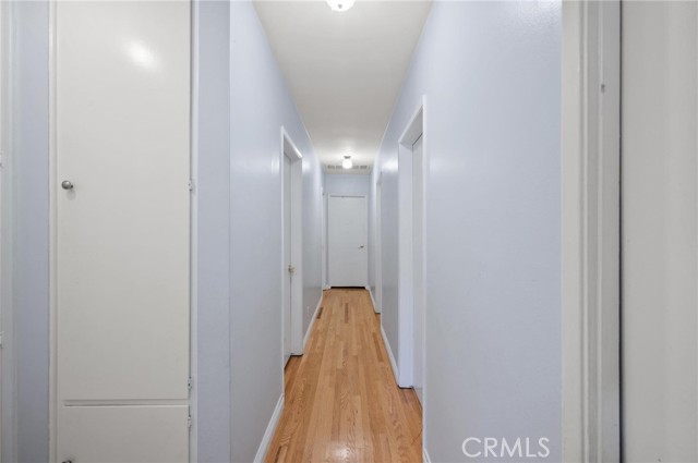 20955 De Mina Street, Woodland Hills CA: https://media.crmls.org/medias/8f1c6876-b844-46c1-82b7-9f88ce680681.jpg