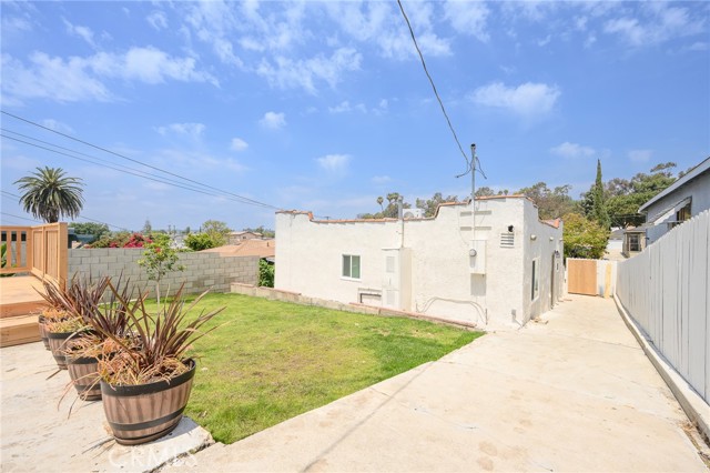 4548 Jade Street, Los Angeles CA: https://media.crmls.org/medias/8f1cacfe-3139-4a1c-8000-ceb3e4aed8ae.jpg