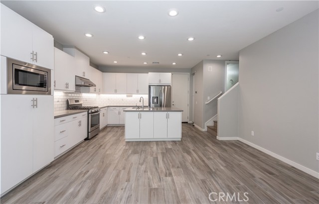 25 Savannah, Lake Forest CA: https://media.crmls.org/medias/8f1cfe56-27b9-4e2f-8fd7-60ac0f48d1ff.jpg