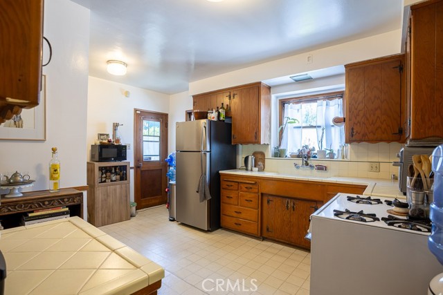 Detail Gallery Image 18 of 61 For 3735 Arbolada, Los Angeles,  CA 90027 - – Beds | – Baths