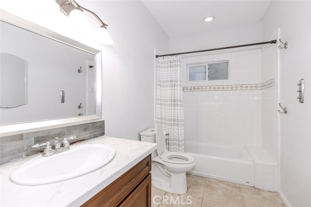 11124 Burbank Boulevard, North Hollywood CA: https://media.crmls.org/medias/8f1d9dab-da24-45d7-b763-36294fe4f20d.jpg