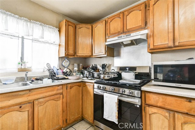 Detail Gallery Image 18 of 30 For 14360 Merced Ave, Baldwin Park,  CA 91706 - 5 Beds | 3 Baths