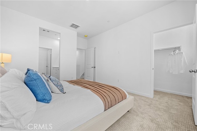 Detail Gallery Image 16 of 28 For 9423 N Sepulveda Blvd. #2,  North Hills,  CA 91343 - 3 Beds | 3 Baths