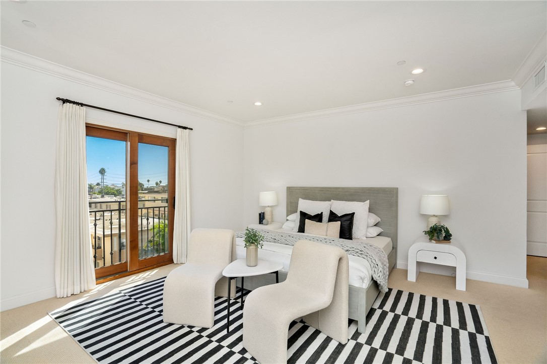 Detail Gallery Image 15 of 27 For 11863 Darlington Ave #301,  Los Angeles,  CA 90049 - 2 Beds | 2/1 Baths